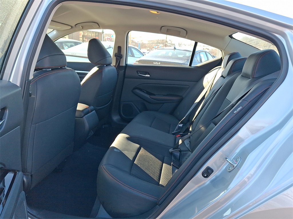 Used 2024 Nissan Altima 2.5 SR image 11