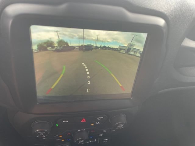 Used 2021 Jeep Renegade Latitude AWD/4WD image 38