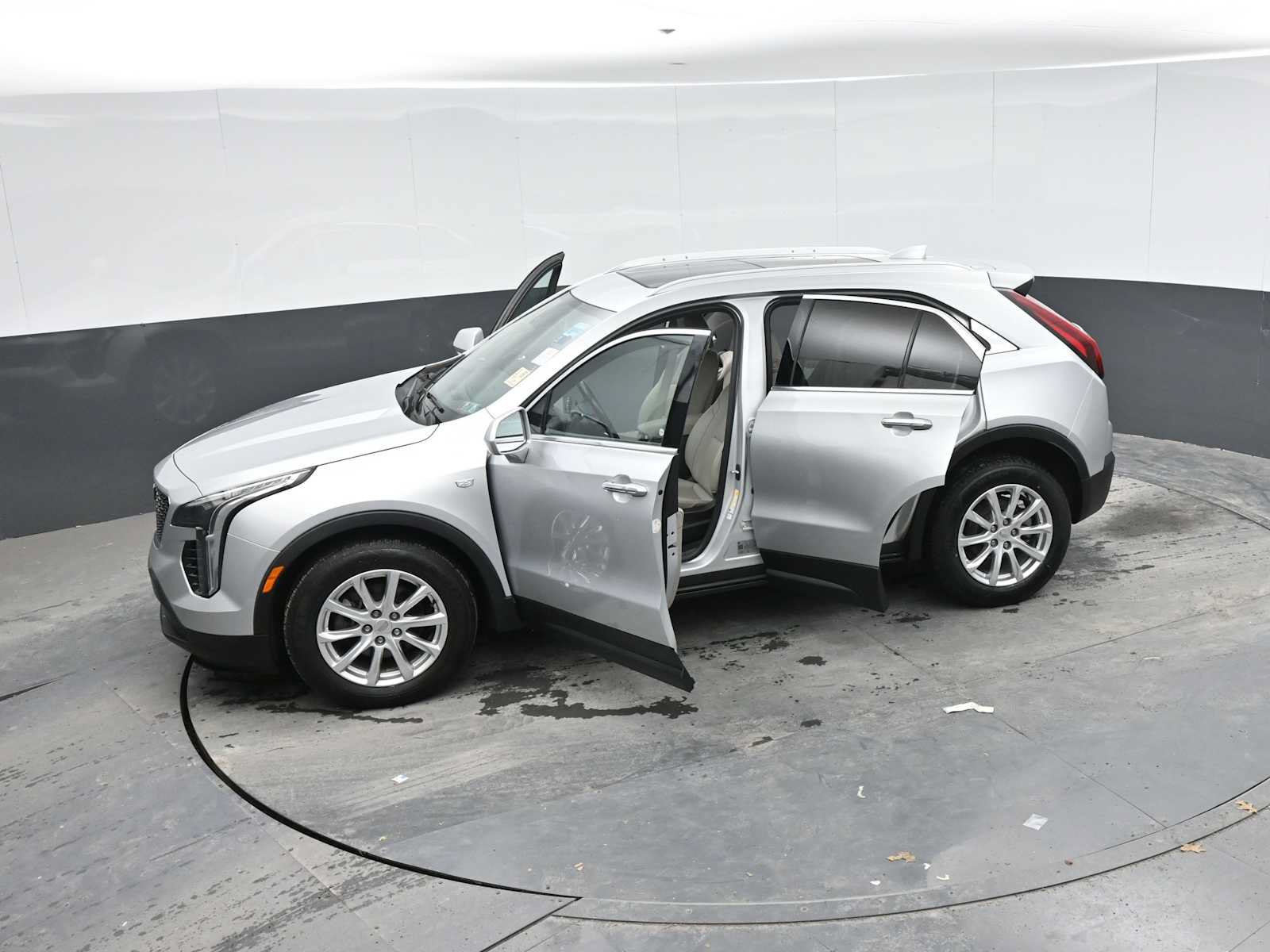 Used 2019 Cadillac XT4 Luxury w/ Cold Weather Package AWD/4WD image 50