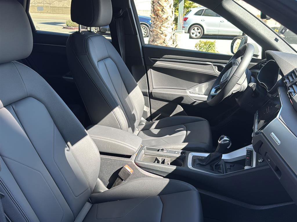 Used 2025 Audi Q3 2.0T Premium w/ Convenience Plus Package image 13