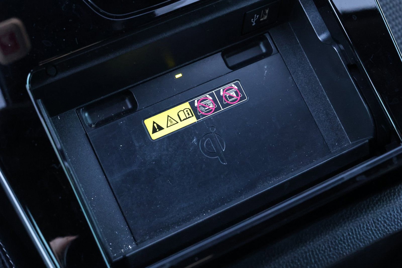 Used 2023 Toyota bZ4X XLE w/ Weather Package image 5