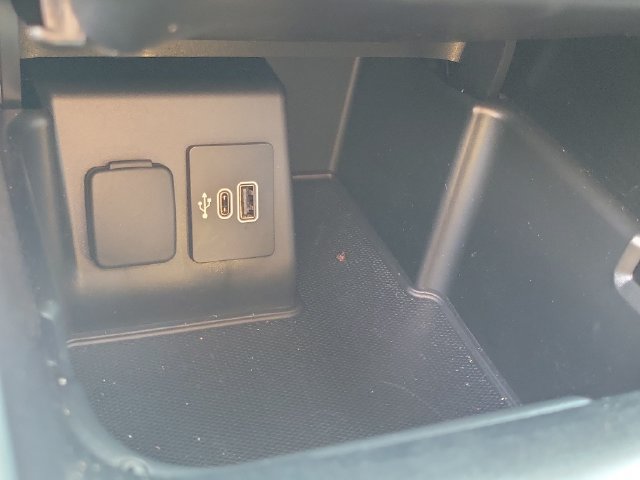 Used 2025 Ford Explorer ST-Line w/ Premium Package RWD image 12