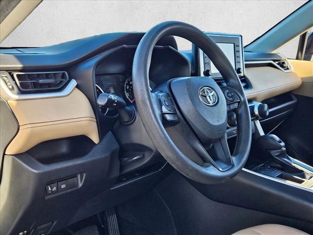 Used 2019 Toyota RAV4 LE image 11