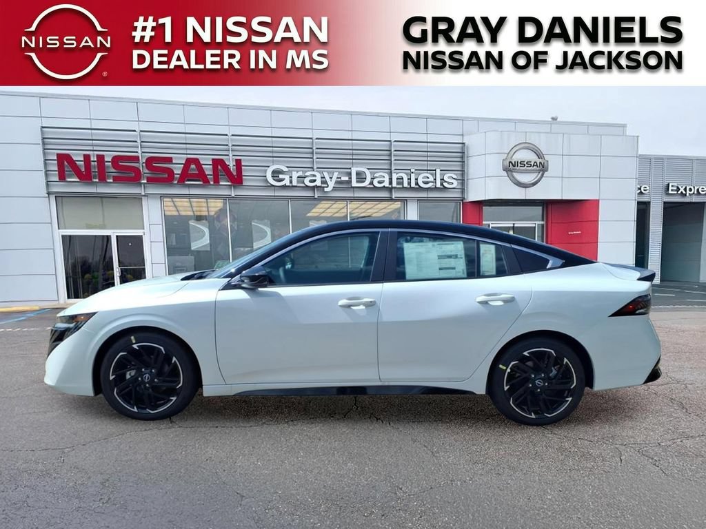 New 2026 Nissan Sentra SR w/ Floor Mat Package FWD image 4