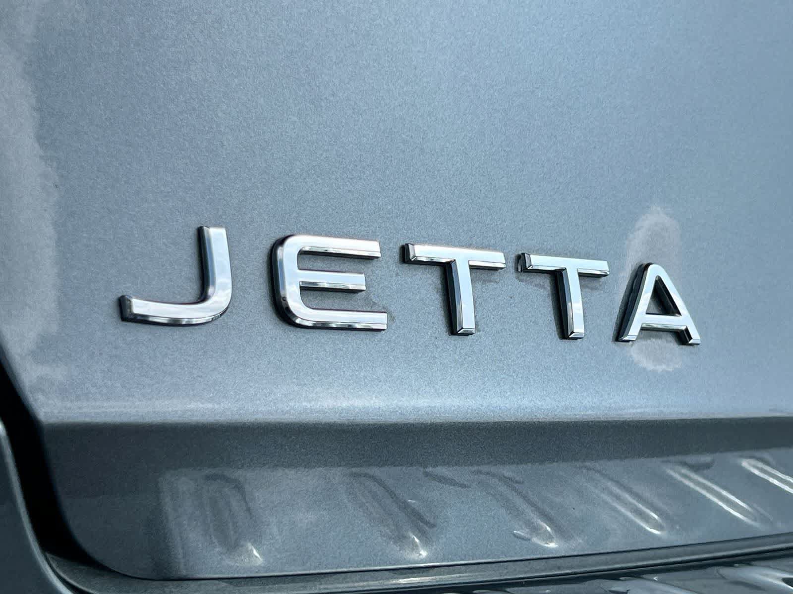 Used 2024 Volkswagen Jetta SE w/ Panoramic Sunroof Package FWD image 13