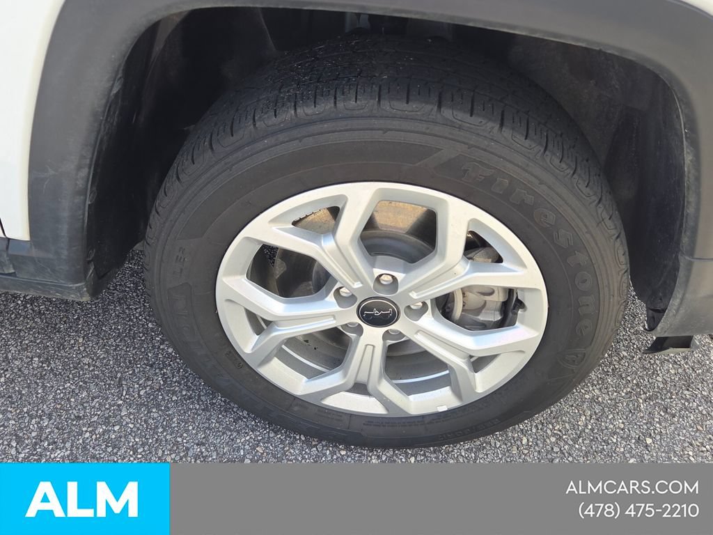 Used 2025 Jeep Compass Latitude AWD/4WD image 19