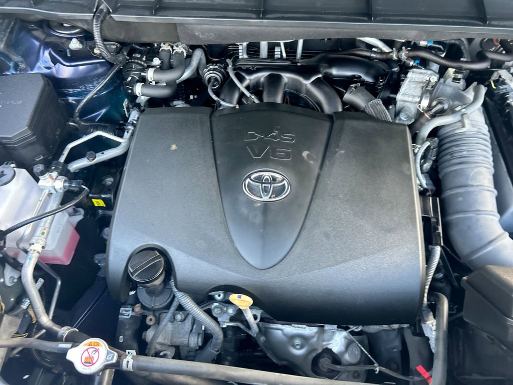 Used 2021 Toyota Highlander XLE image 30