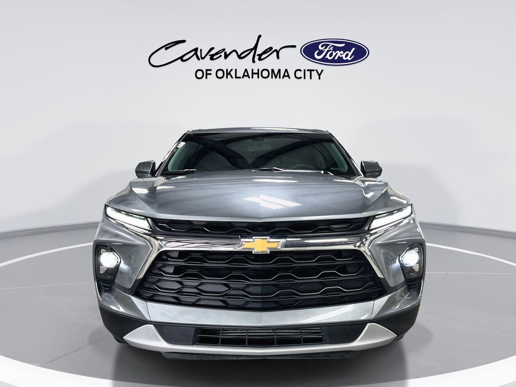 Used 2025 Chevrolet Blazer LT image 3