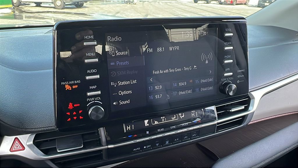 Used 2024 Toyota Sienna LE image 19