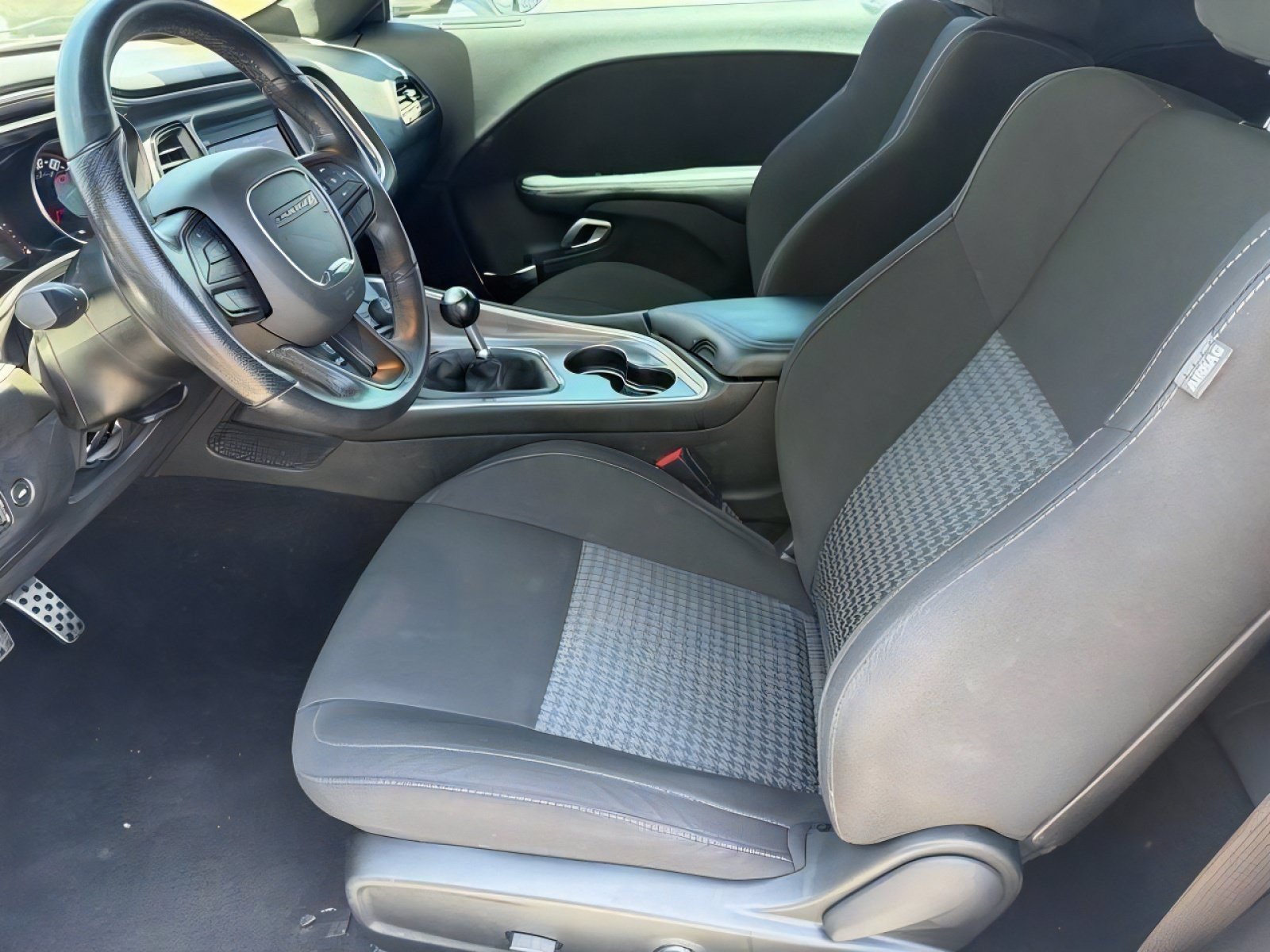 Used 2022 Dodge Challenger R/T RWD image 19