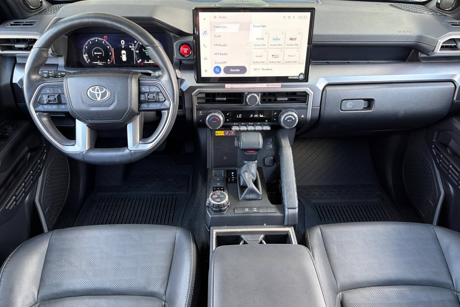 Used 2025 Toyota 4Runner TRD Off-Road Premium AWD/4WD image 17