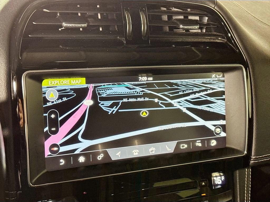 Used 2017 Jaguar F-PACE S image 16