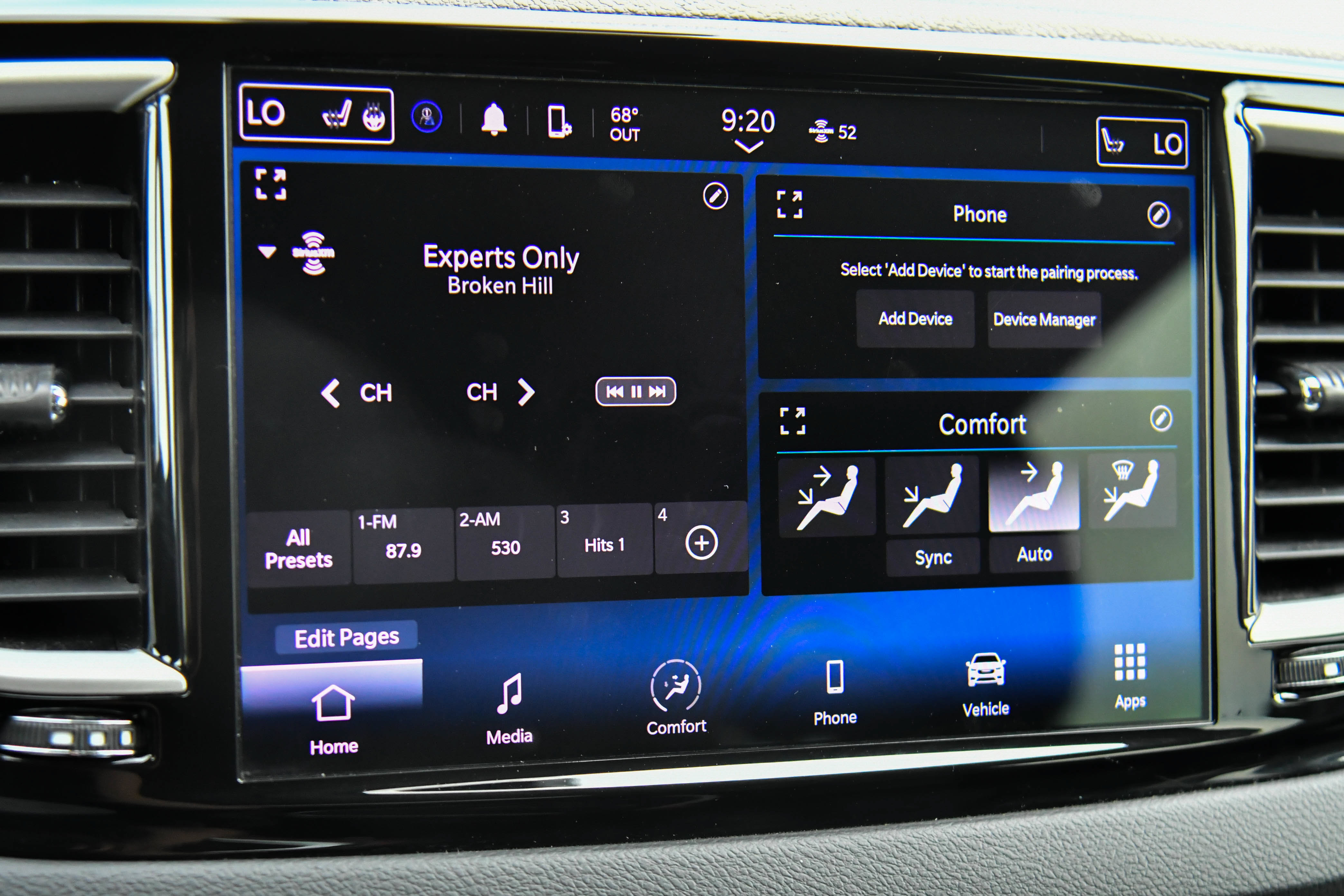 Used 2023 Chrysler Pacifica Touring-L FWD image 24