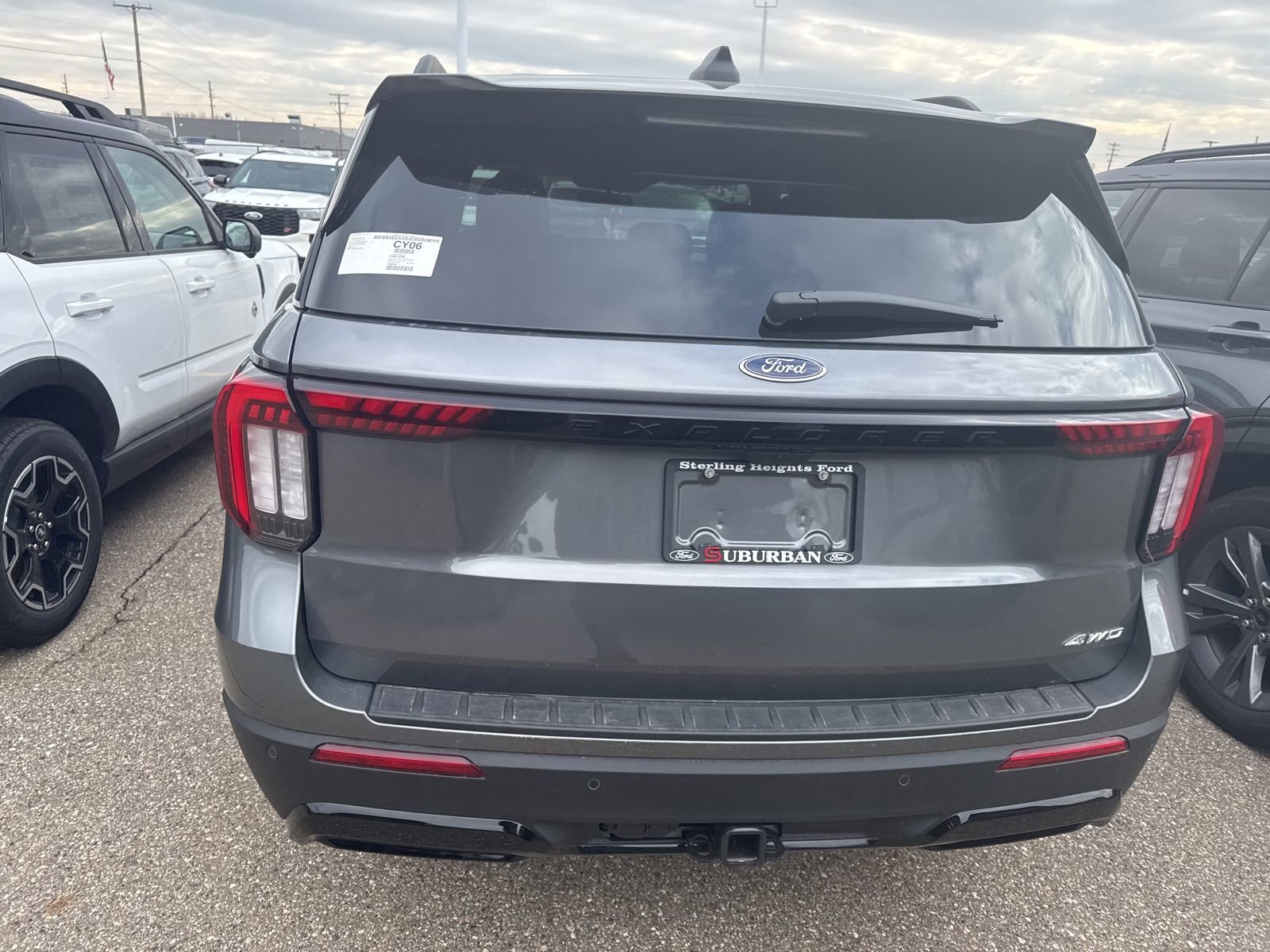 New 2026 Ford Explorer ST-Line w/ ST-Line Street Pack image 9