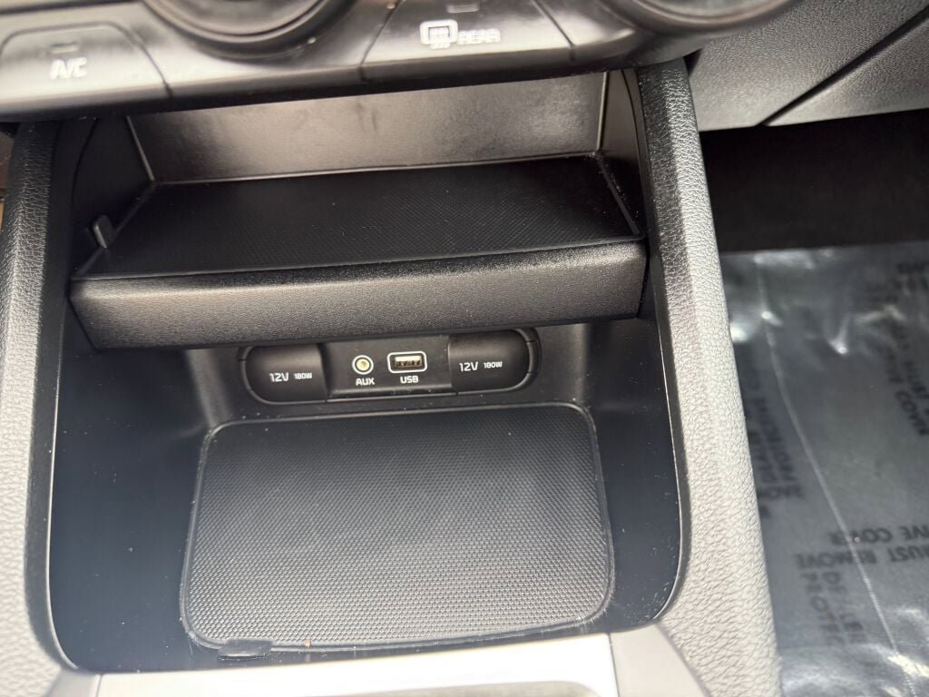 Used 2020 Kia Forte LXS FWD image 19