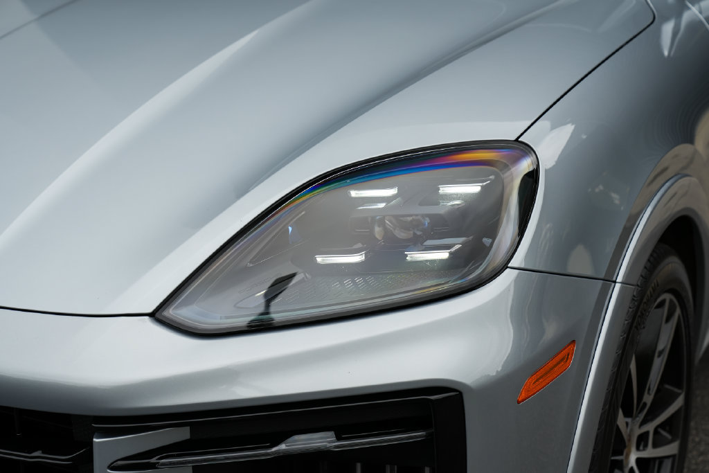 Certified 2024 Porsche Cayenne S AWD/4WD image 7