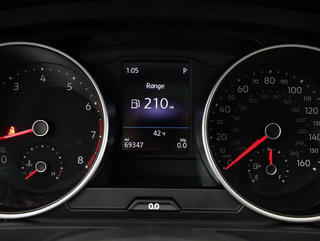 Used 2019 Volkswagen Tiguan SE image 17