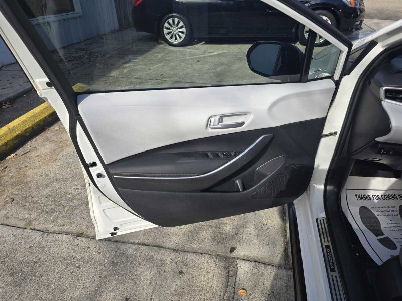 Used 2021 Toyota Corolla SE image 14