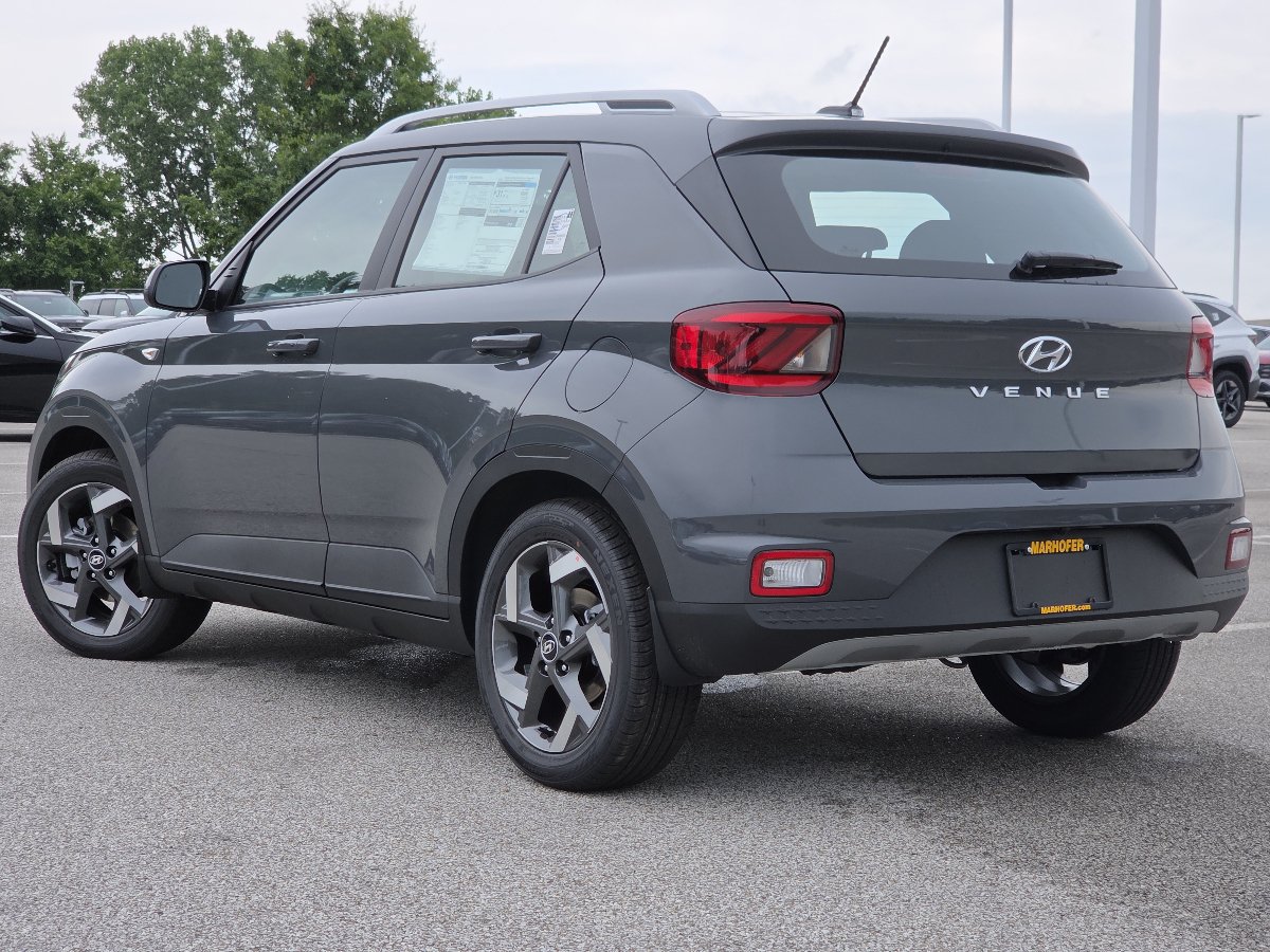 New 2026 Hyundai Venue SEL FWD image 18
