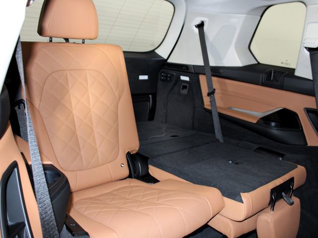 Used 2024 BMW X7 xDrive40i w/ Premium Package image 28