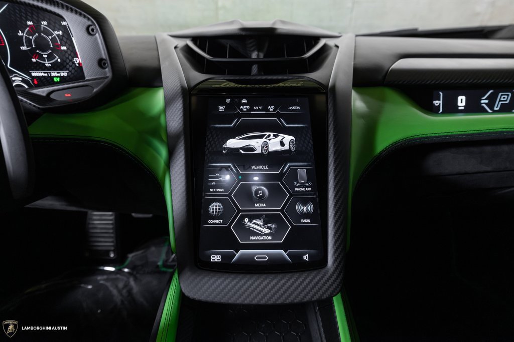 Used 2024 Lamborghini Revuelto image 24