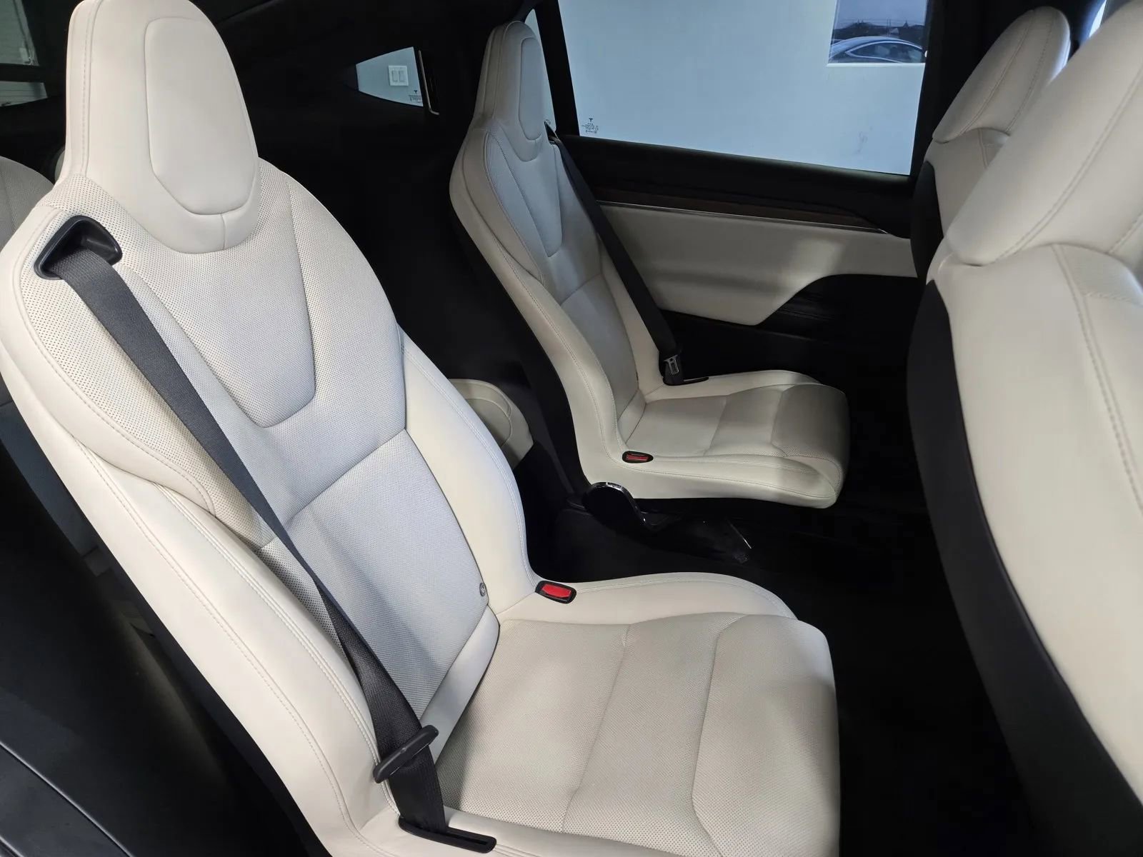 Used 2023 Tesla Model X image 8