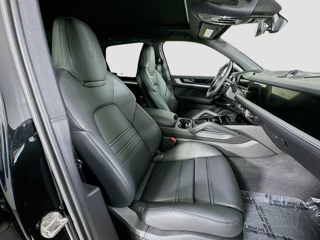 New 2025 Porsche Cayenne image 31