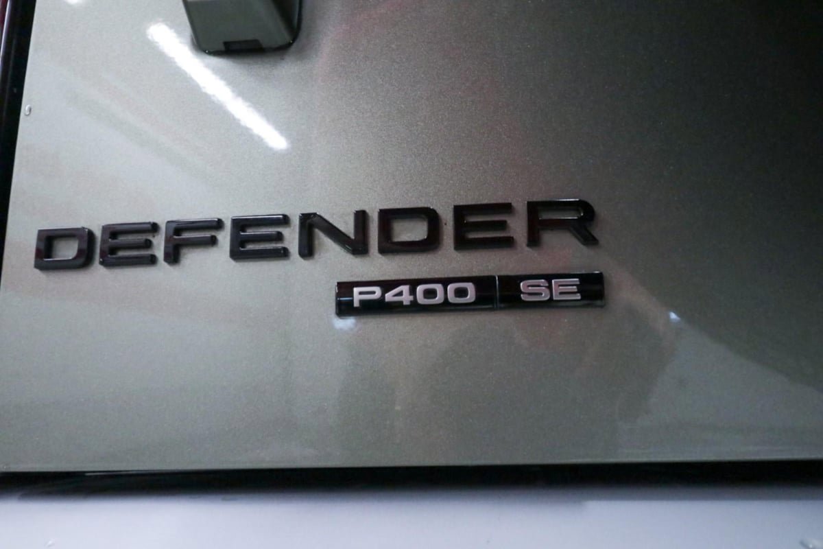 Used 2020 Land Rover Defender 110 SE image 33
