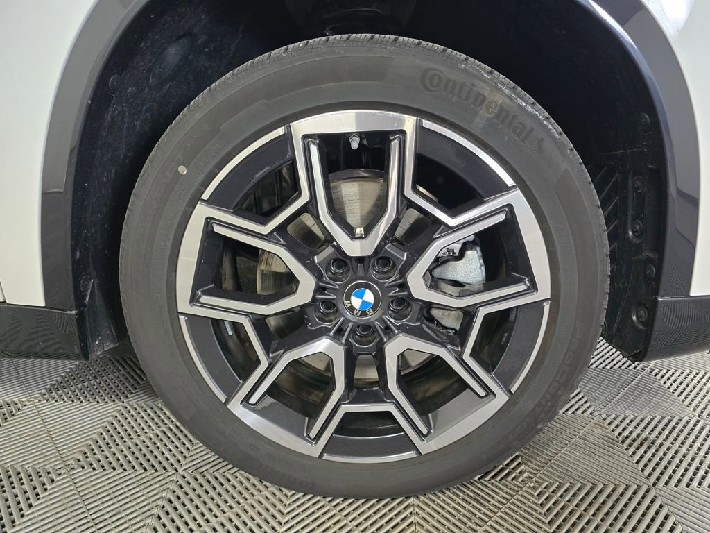 Used 2025 BMW X1 xDrive28i w/ Technology Package image 2