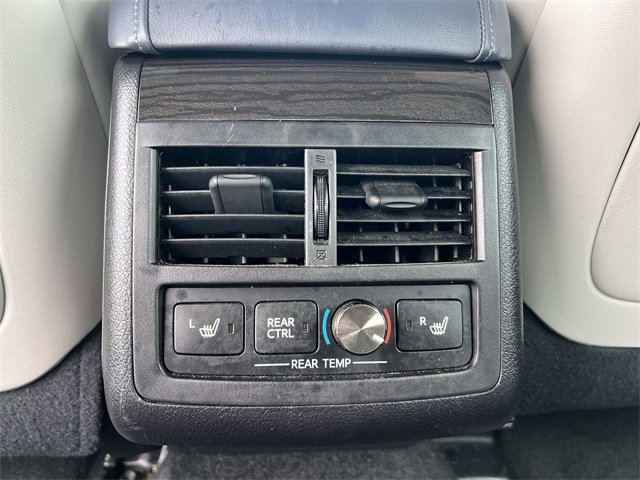 Used 2014 Toyota Avalon Limited image 33