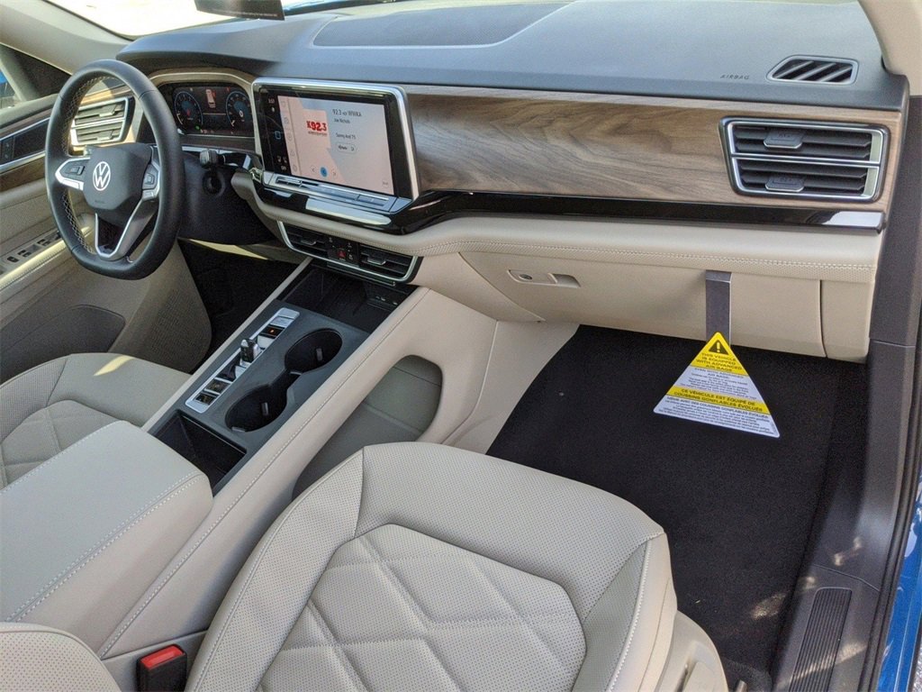 Used 2025 Volkswagen Atlas SE image 18