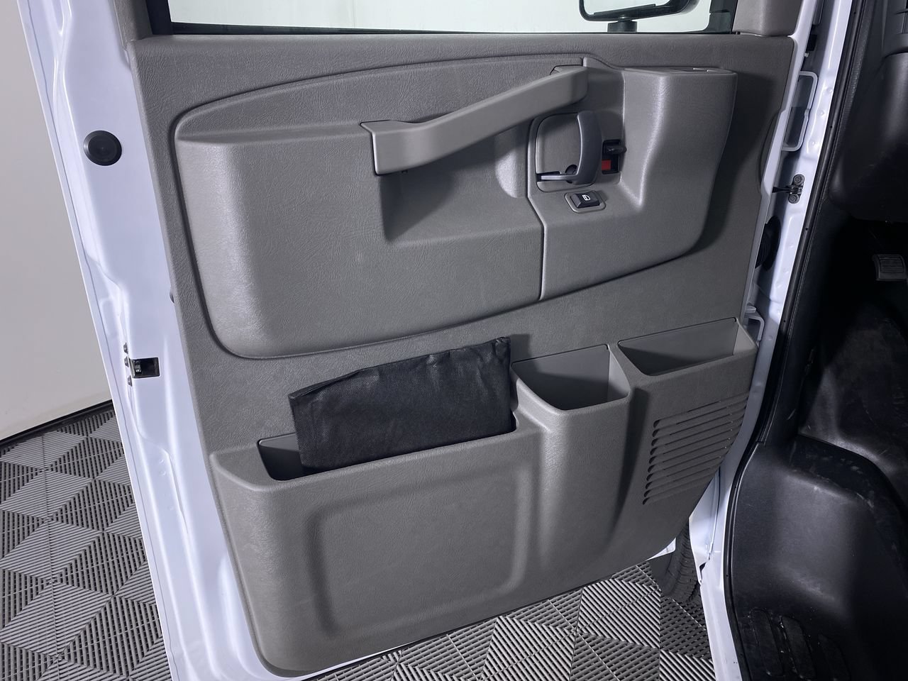New 2025 Chevrolet Express 3500 w/ Power Convenience Package RWD image 38