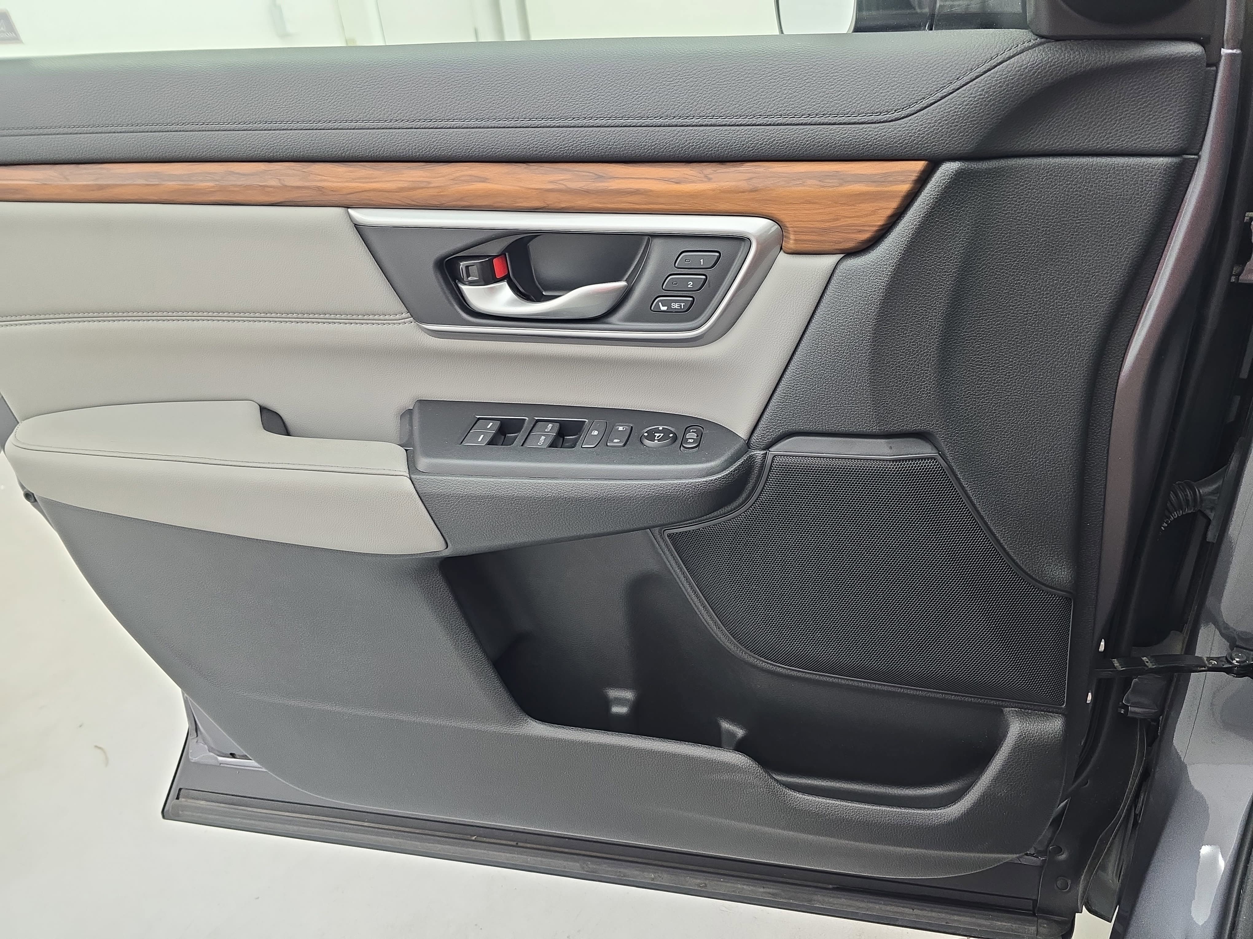 Used 2020 Honda CR-V Touring image 27