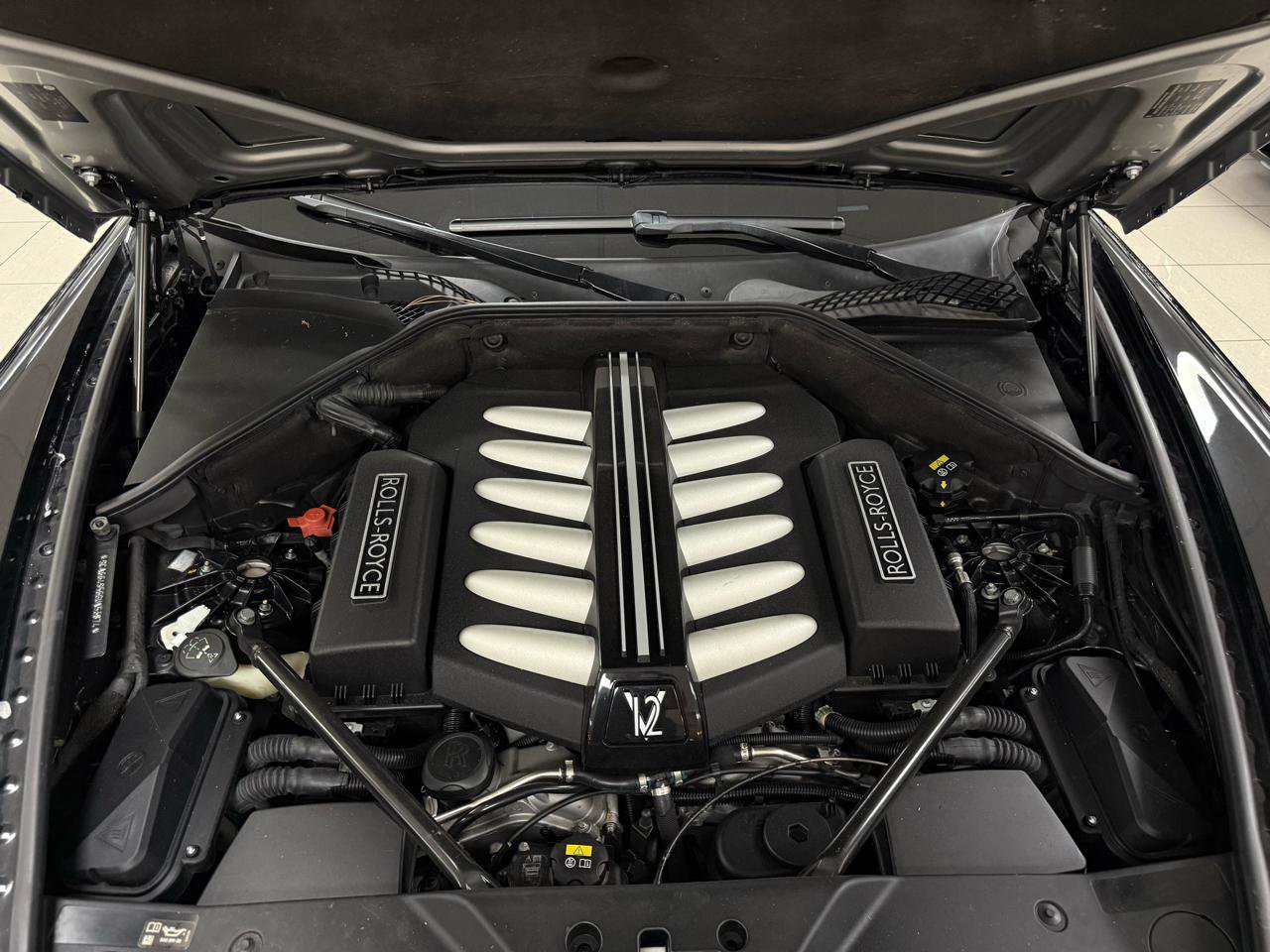 Used 2016 Rolls-Royce Ghost RWD image 34