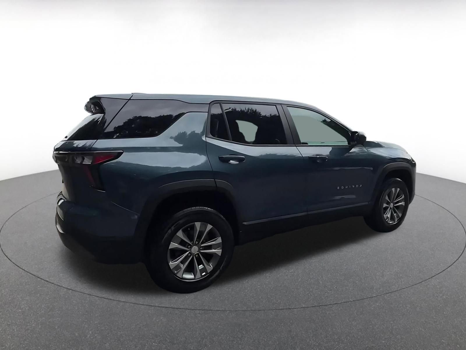 Used 2025 Chevrolet Equinox LT FWD image 14