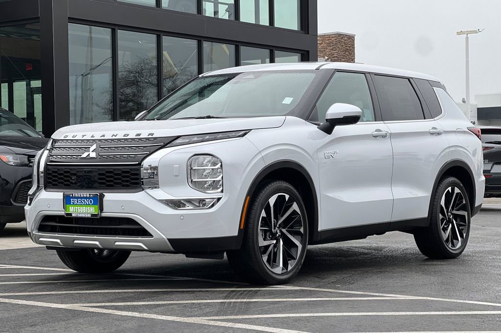 New 2025 Mitsubishi Outlander SE image 9