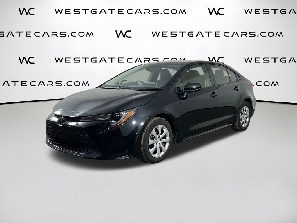 Used 2021 Toyota Corolla LE image 1