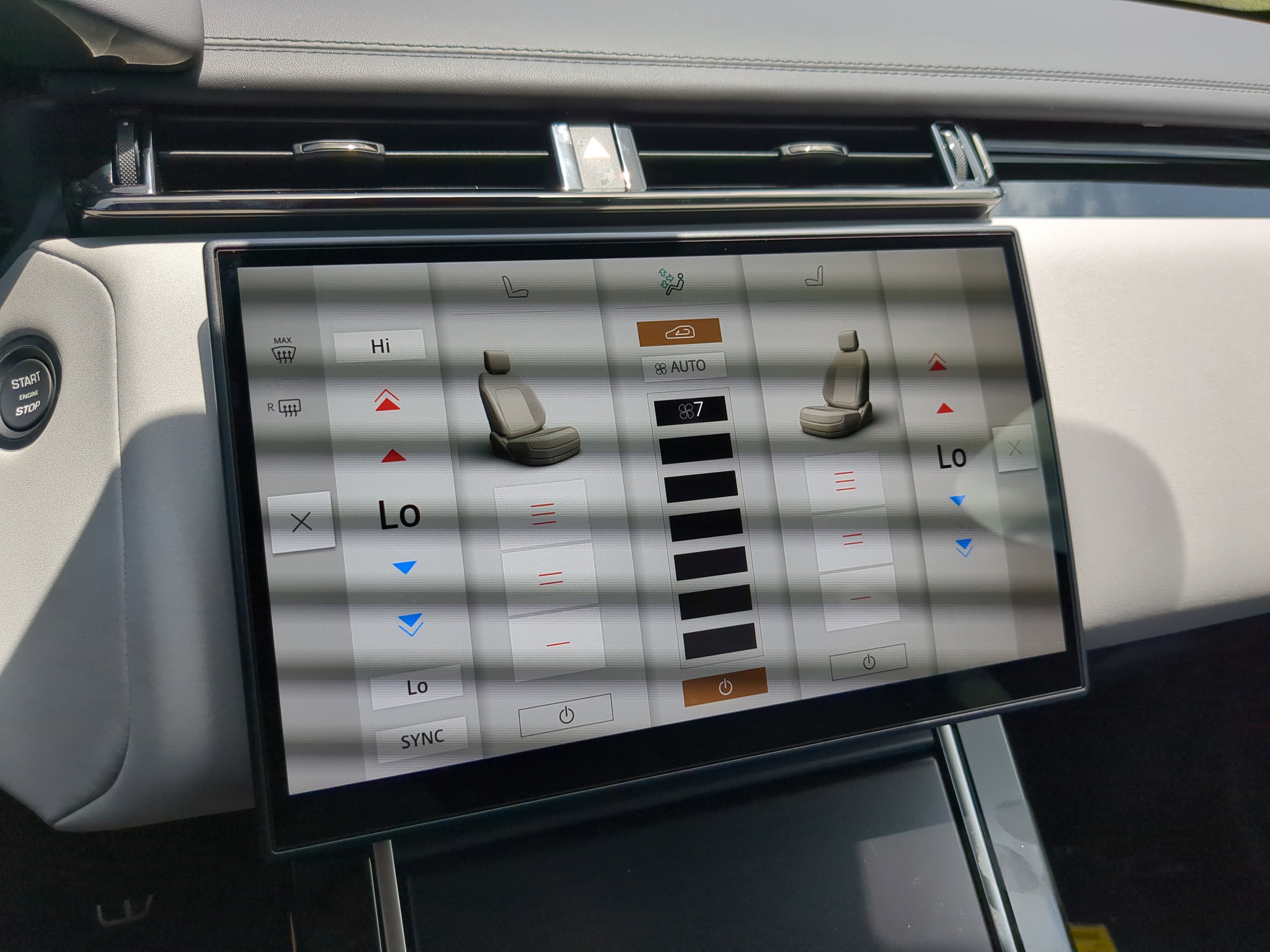 New 2026 Land Rover Range Rover Velar Dynamic SE image 22