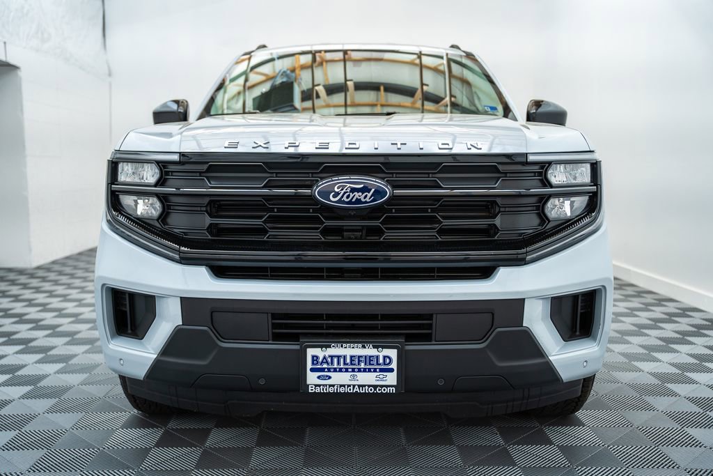 New 2026 Ford Expedition Max Active AWD/4WD image 2