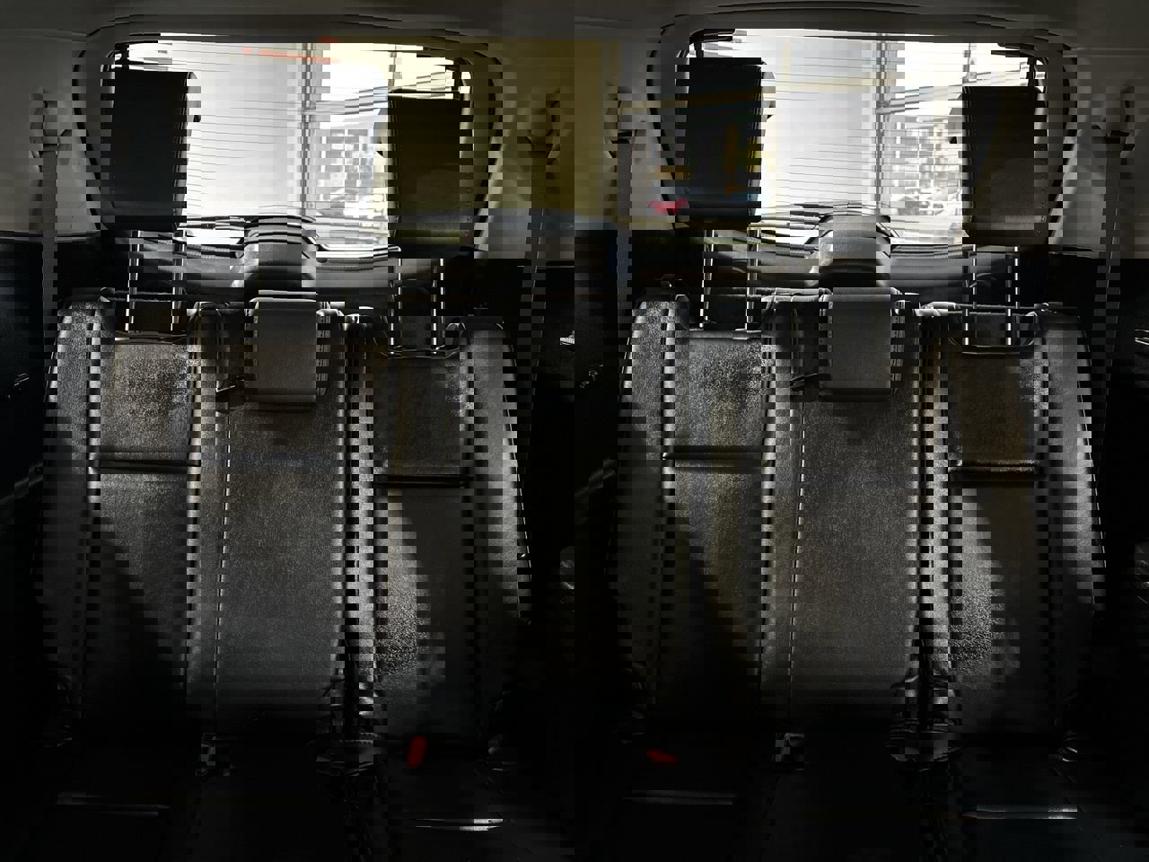 Used 2015 Toyota Highlander Limited image 25