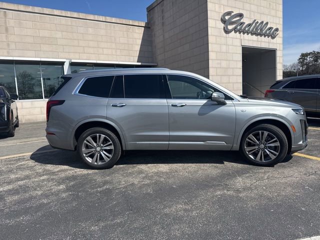 Used 2025 Cadillac XT6 Premium Luxury image 5