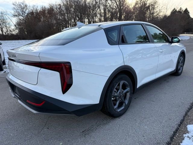 Certified 2025 Kia K4 LXS image 3