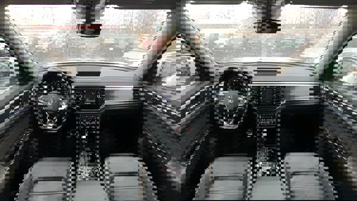 Used 2022 Volkswagen Atlas SEL Premium image 32