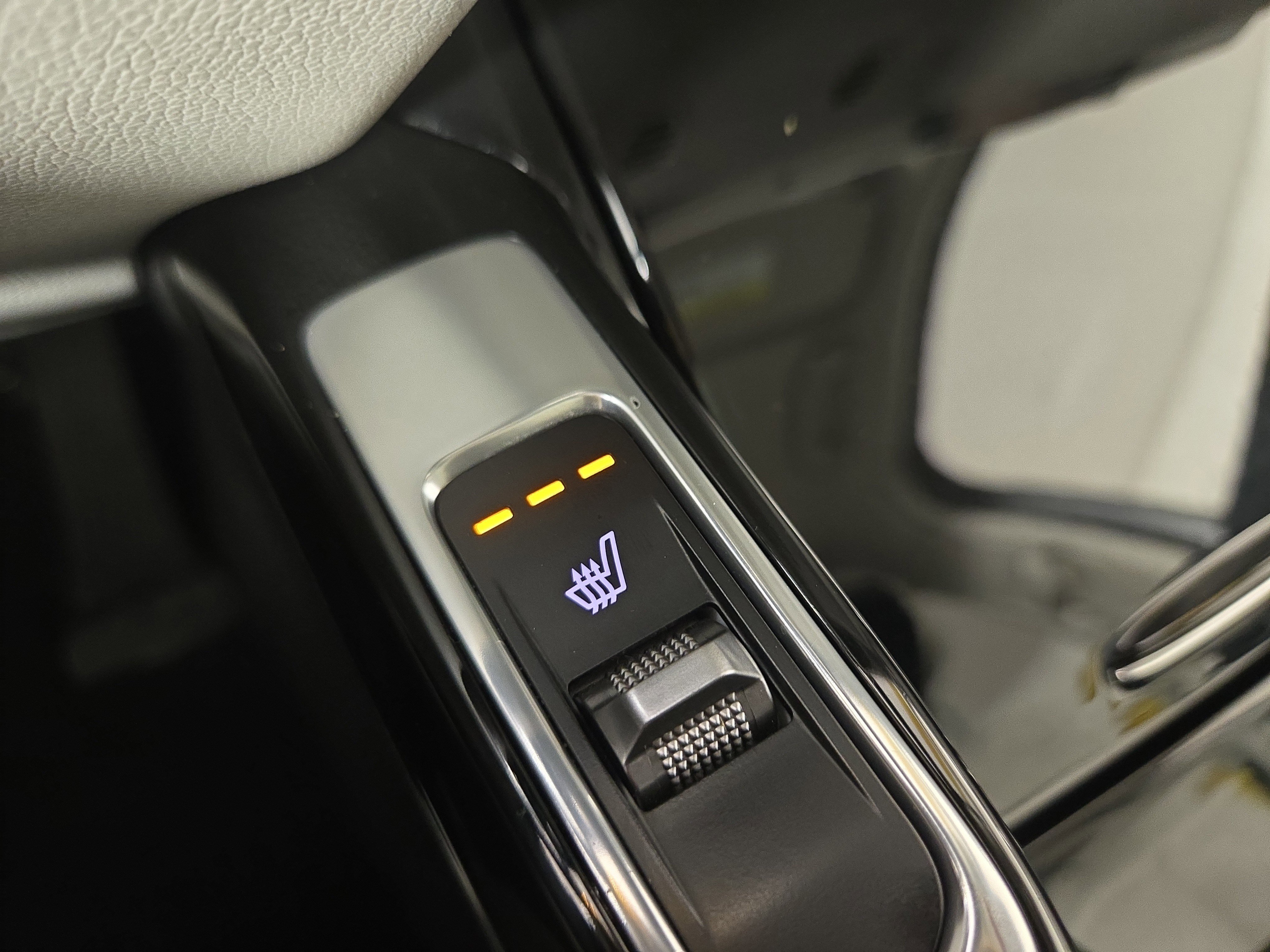 Used 2023 Kia Sorento SX image 30