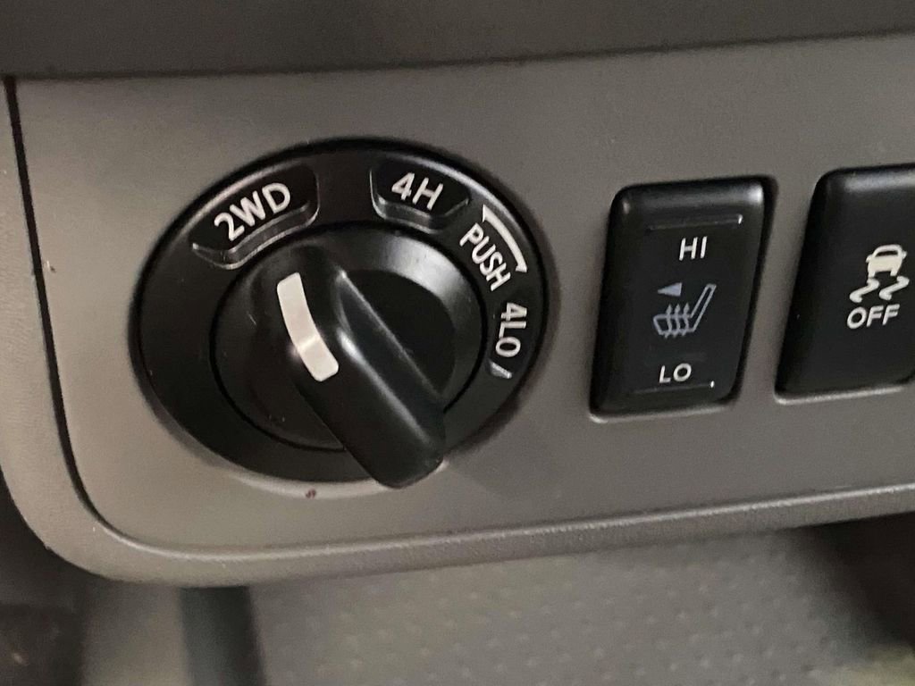 Used 2021 Nissan Frontier SV w/ Midnight Edition Floor Mats image 23