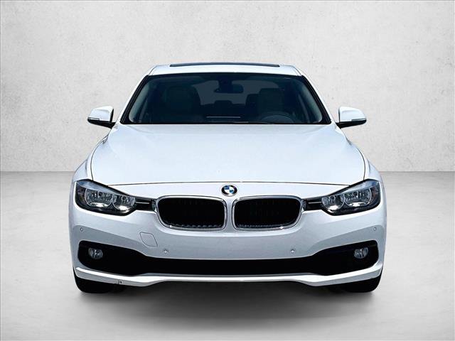 Used 2016 BMW 320i Sedan RWD image 3