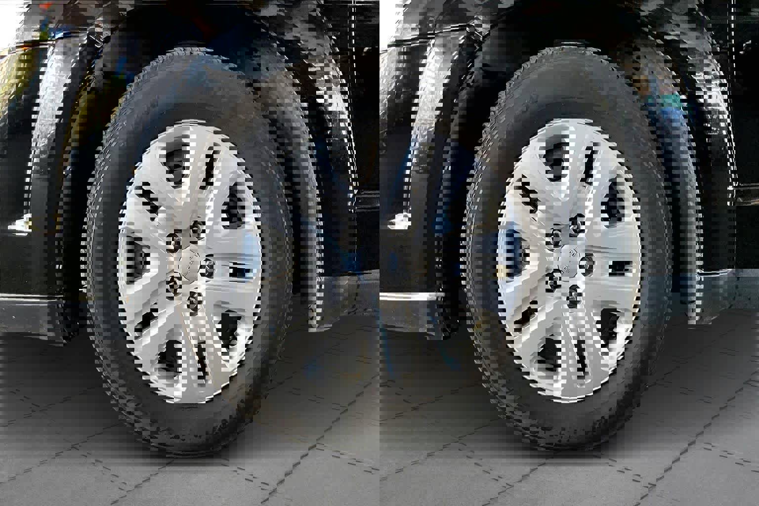 Used 2019 Dodge Journey SE image 10