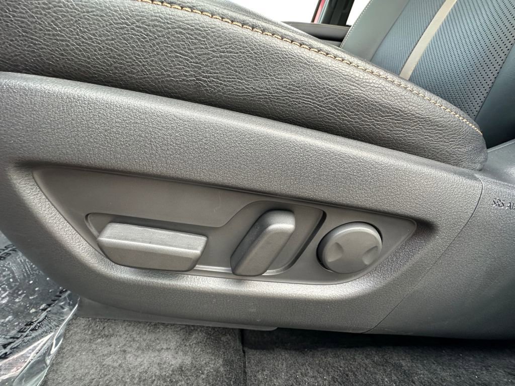 Certified 2025 MAZDA CX-90 3.3 Turbo S w/ Premium Package image 10