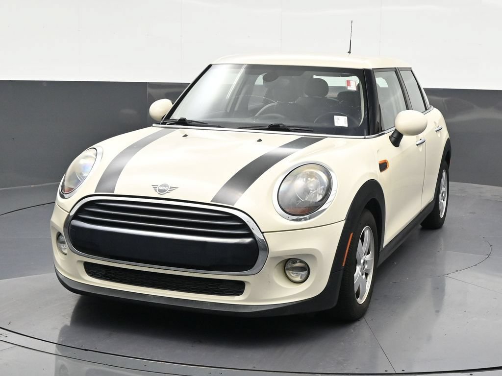 Used 2019 MINI Cooper 4-Door Hardtop w/ Signature Upholstery Package FWD image 9