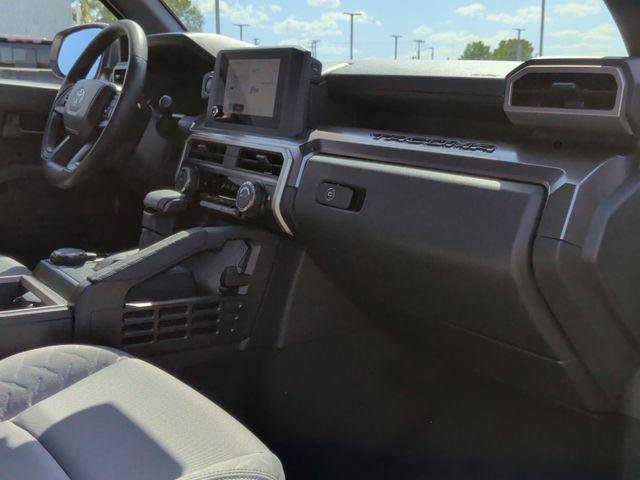 Certified 2026 Toyota Tacoma SR5 AWD/4WD image 29